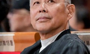 70岁陈道明头发全白了！网友：断层式衰老险些认不出？