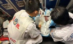 航班起飞前16岁独行女孩产下婴儿？机场人员急救送医，多方回应