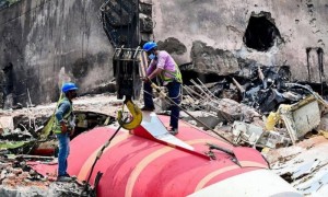 印航空难首份调查报告称发动机燃料供应被切断，驾驶舱对话曝光