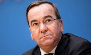 德防长：如果开战，德军将准备击杀俄士兵