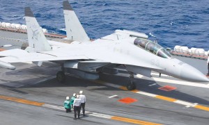 山东舰“近万架次”舰载机起降透露什么信号？专家：表明航母战力完全能担负远海防御作战任务